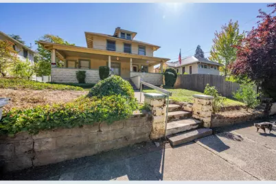 807 NW 5th Street, Grants Pass, OR 97526 - Photo 6