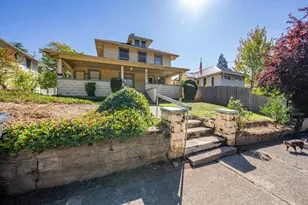 807 NW 5th St, Grants Pass, OR 97526 - Photo 6