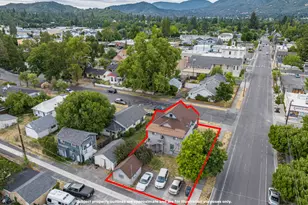 303 SW I St, Grants Pass, OR 97526 - Photo 2