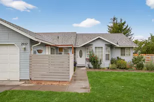 2937 SW Salmon Ave, Redmond, OR 97756 - Photo 1