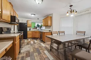 2937 SW Salmon Ave, Redmond, OR 97756 - Photo 6