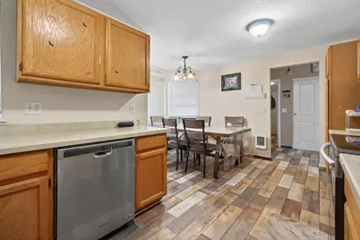 2937 SW Salmon Avenue, Redmond, OR 97756 - Photo 8