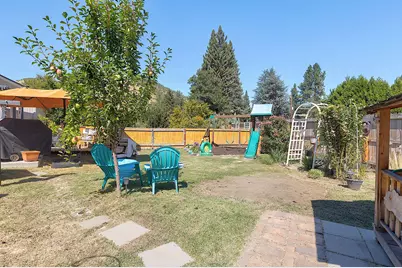 2951 Rogue River Highway, Gold Hill, OR 97525 - Photo 38