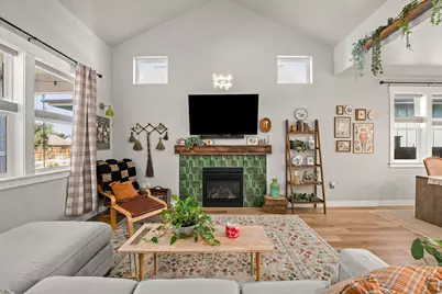 880 NW 19th Street, Redmond, OR 97756 - Photo 6