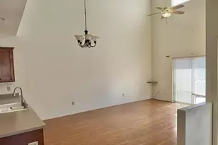 2770 Parkwood Village Ln, Central Point, OR 97502 - Photo 6