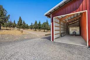 10135 NW Coyner Ave, Redmond, OR 97756 - Photo 48