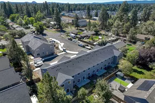 20487 SE Bard Ct, Bend, OR 97702 - Photo 4