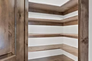 61076 Manhae Loop, Bend, OR 97702 - Photo 20