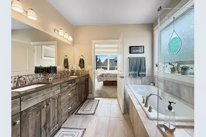 61076 Manhae Loop, Bend, OR 97702 - Photo 28