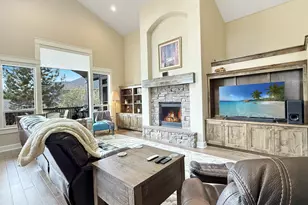 61076 Manhae Loop, Bend, OR 97702 - Photo 14