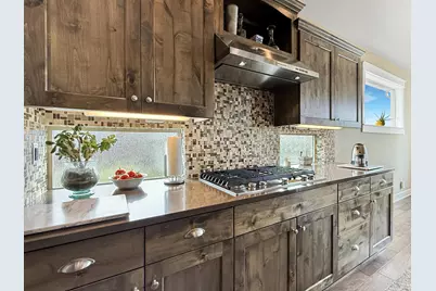 61076 Manhae Loop, Bend, OR 97702 - Photo 18