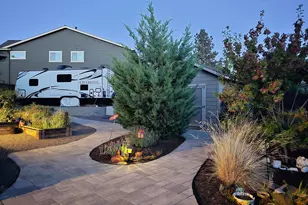 61076 Manhae Loop, Bend, OR 97702 - Photo 8