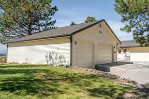 59649 Okanagan Ln, Bend, OR 97702 - Photo 16