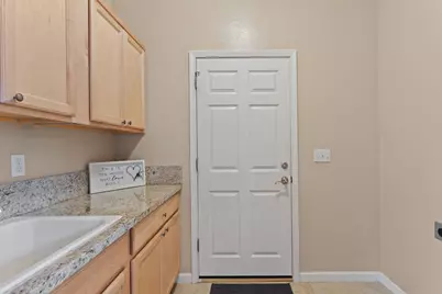 1901 SW G Street, Grants Pass, OR 97526 - Photo 8