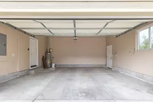 1901 SW G St, Grants Pass, OR 97526 - Photo 16