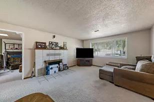 1744 Concord Way, Medford, OR 97504 - Photo 6