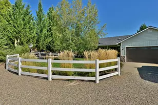 203 Edgerton Ln, Wolf Creek, OR 97497 - Photo 4