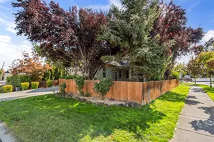 1134 Steamboat Dr, Central Point, OR 97502 - Photo 6