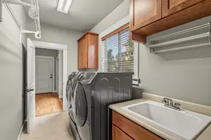 1134 Steamboat Dr, Central Point, OR 97502 - Photo 36