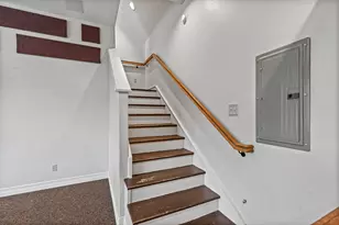 921 S Holly St, Medford, OR 97501 - Photo 32