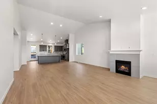 671 Old Waverly Way, Eagle Point, OR 97524 - Photo 6