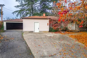 1533 Lenora Dr, Medford, OR 97504 - Photo 4