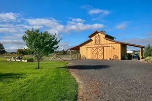 6875 NE 11th St, Redmond, OR 97756 - Photo 12