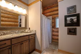 6875 NE 11th St, Redmond, OR 97756 - Photo 42