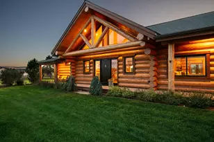 6875 NE 11th St, Redmond, OR 97756 - Photo 4