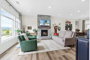 3811 Coal Mine Rd, Medford, OR 97504 - Photo 6