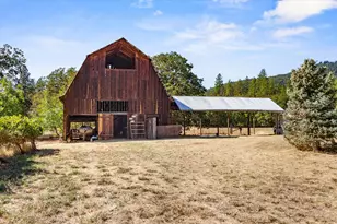 5442 Hugo Rd, Grants Pass, OR 97526 - Photo 6