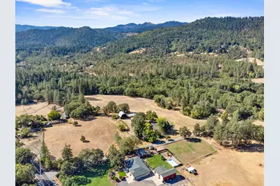 5442 Hugo Road, Grants Pass, OR 97526 - Photo 8