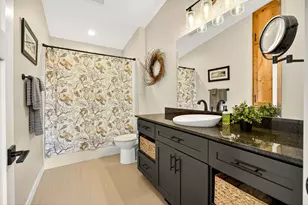 683 Ashland Creek Dr, Ashland, OR 97520 - Photo 46