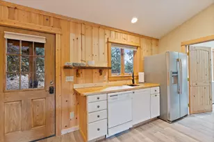 19434 River Woods Dr, Bend, OR 97702 - Photo 34
