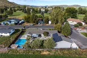 198 NE Marmot Ln, Prineville, OR 97754 - Photo 2