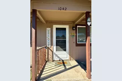 1042 Merryman Drive, Klamath Falls, OR 97603 - Photo 2