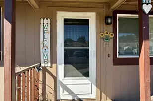 1042 Merryman Dr, Klamath Falls, OR 97603 - Photo 2