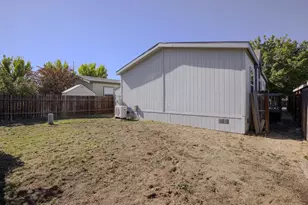 1201 SW 28th St, Redmond, OR 97756 - Photo 6