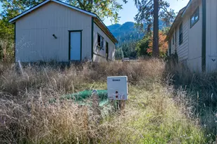 379 Savage Creek Rd, Grants Pass, OR 97527 - Photo 6