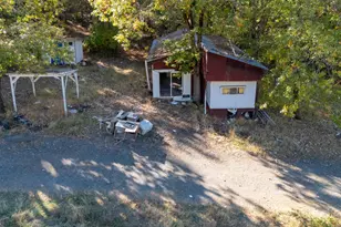 379 Savage Creek Rd, Grants Pass, OR 97527 - Photo 14