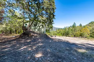 379 Savage Creek Rd, Grants Pass, OR 97527 - Photo 18