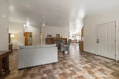 22929 Horseshoe Way, Klamath Falls, OR 97601 - Photo 4