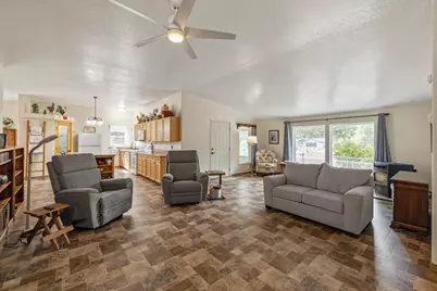 22929 Horseshoe Way, Klamath Falls, OR 97601 - Photo 6