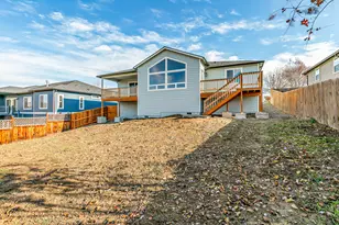 403 N Deanjou Ave, Eagle Point, OR 97524 - Photo 18