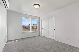 403 N Deanjou Ave, Eagle Point, OR 97524 - Photo 14