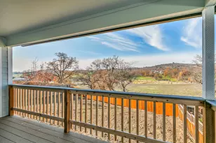 403 N Deanjou Ave, Eagle Point, OR 97524 - Photo 16