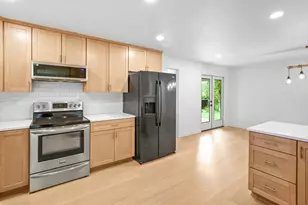 872 Morrison Ave, Medford, OR 97504 - Photo 8