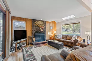 57328 Mountain View Ln, Sunriver, OR 97707 - Photo 4