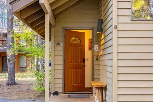 57328 Mountain View Ln, Sunriver, OR 97707 - Photo 2