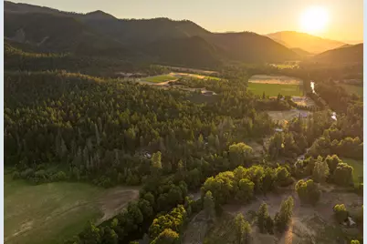 11677 Hwy 238, Jacksonville, OR 97530 - Photo 4